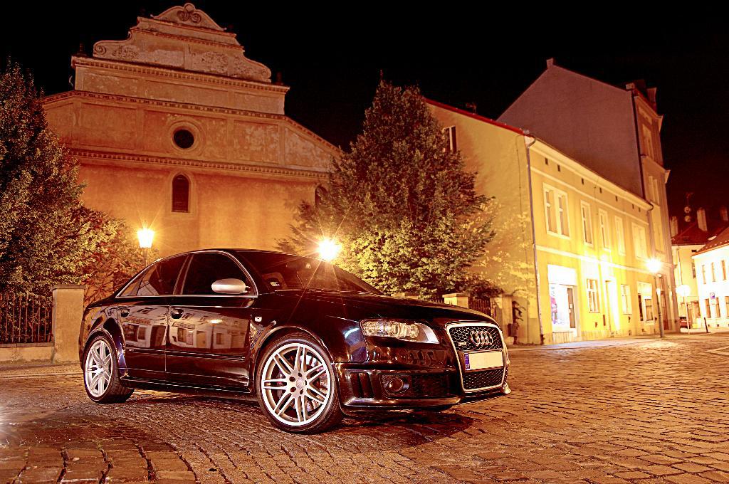 517769AUDIRS41650.jpg