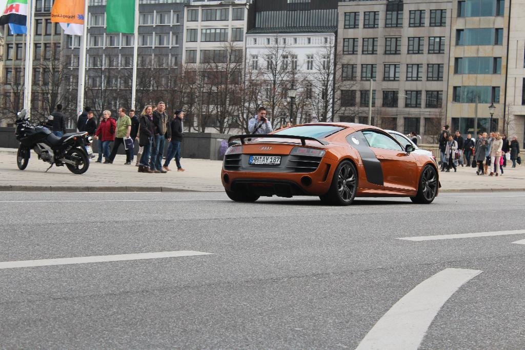 519238R8GT1445.jpg