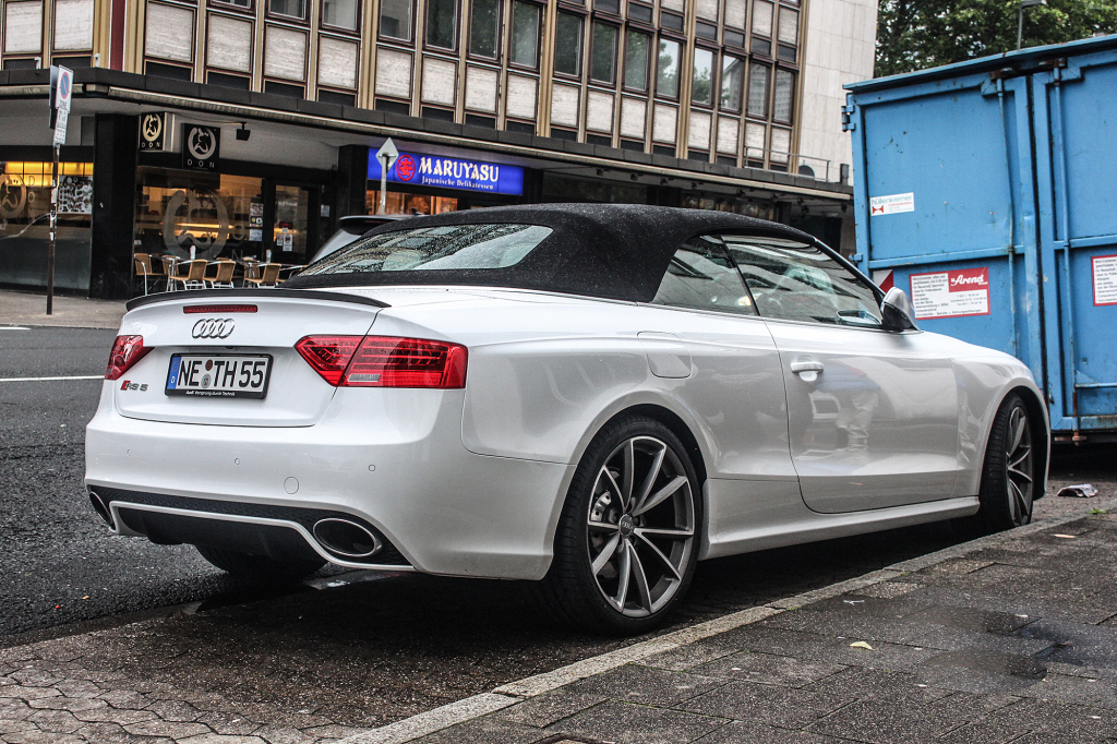 519535389RS5CABRIOLET.jpg
