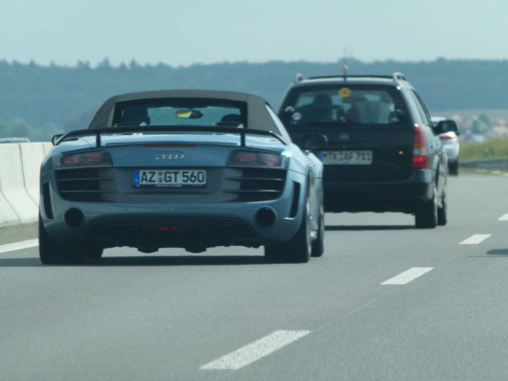 519726R8GT793.jpg