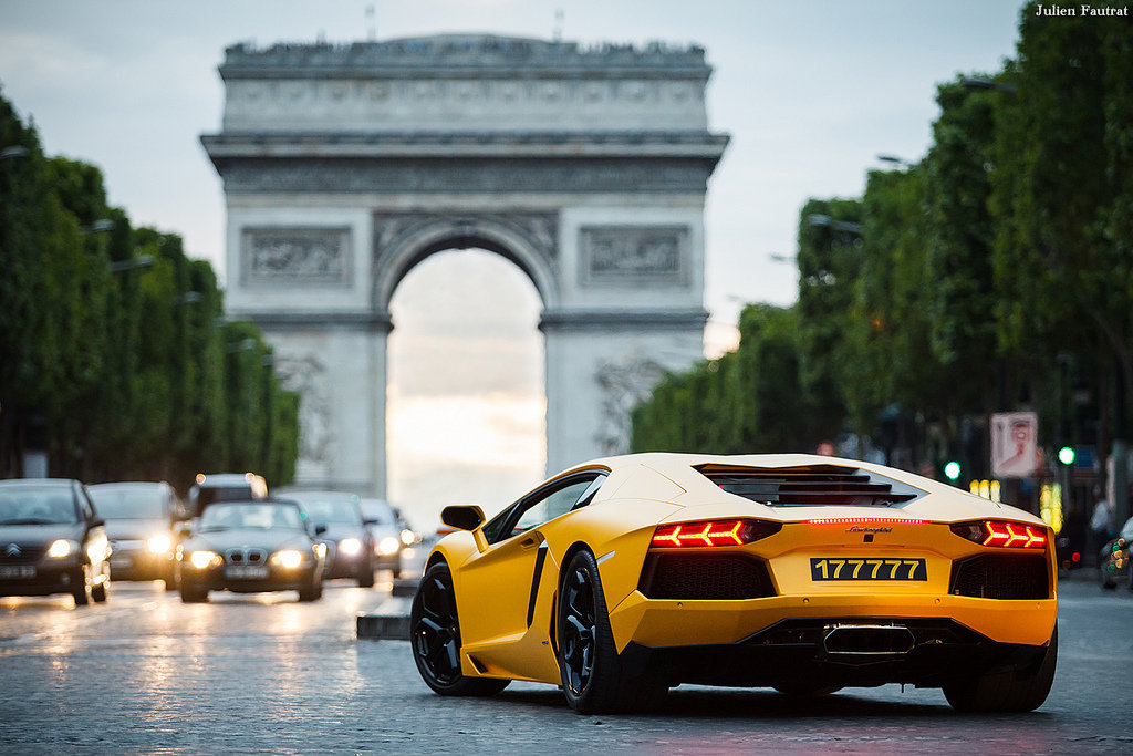 520016585LAMBORGHINIAVENTADORESQUIROU.jpg