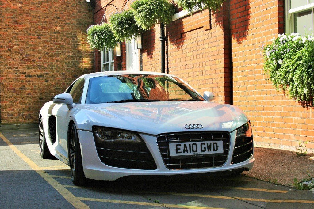 5202771879AUDIR8V10.jpg