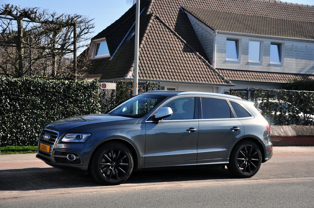 523671AUDISQ5978.jpg
