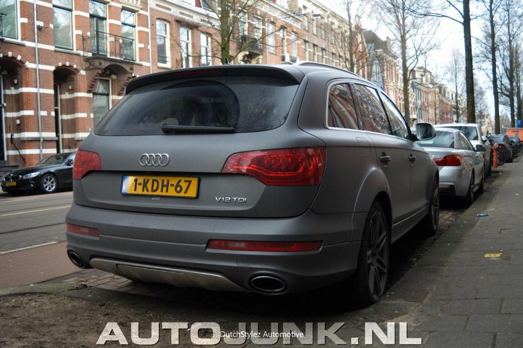 5251142141AUDIQ7V12.jpg