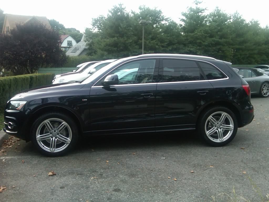 525620251Q5ESQUIROU.jpg