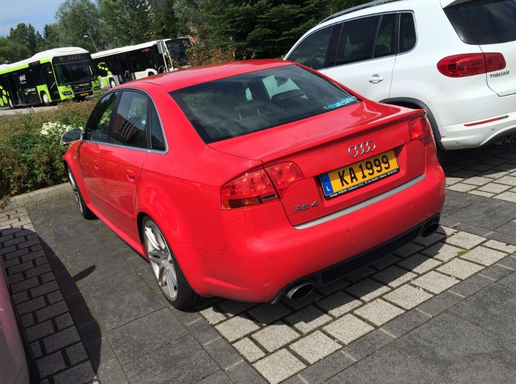 526794AUDIRS42761.jpg