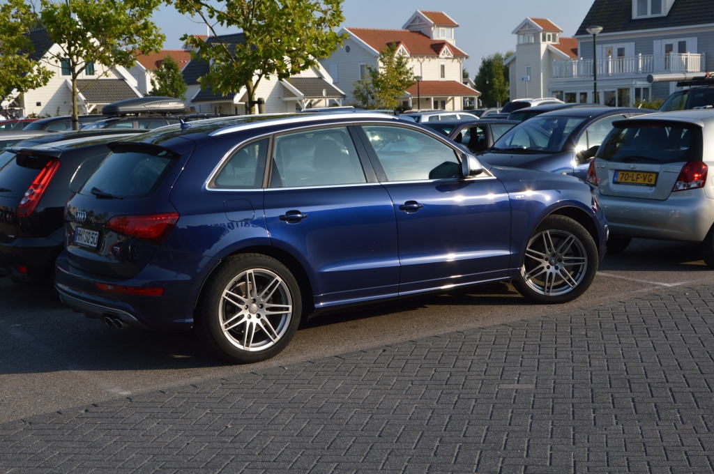 528135AUDISQ5833.jpg