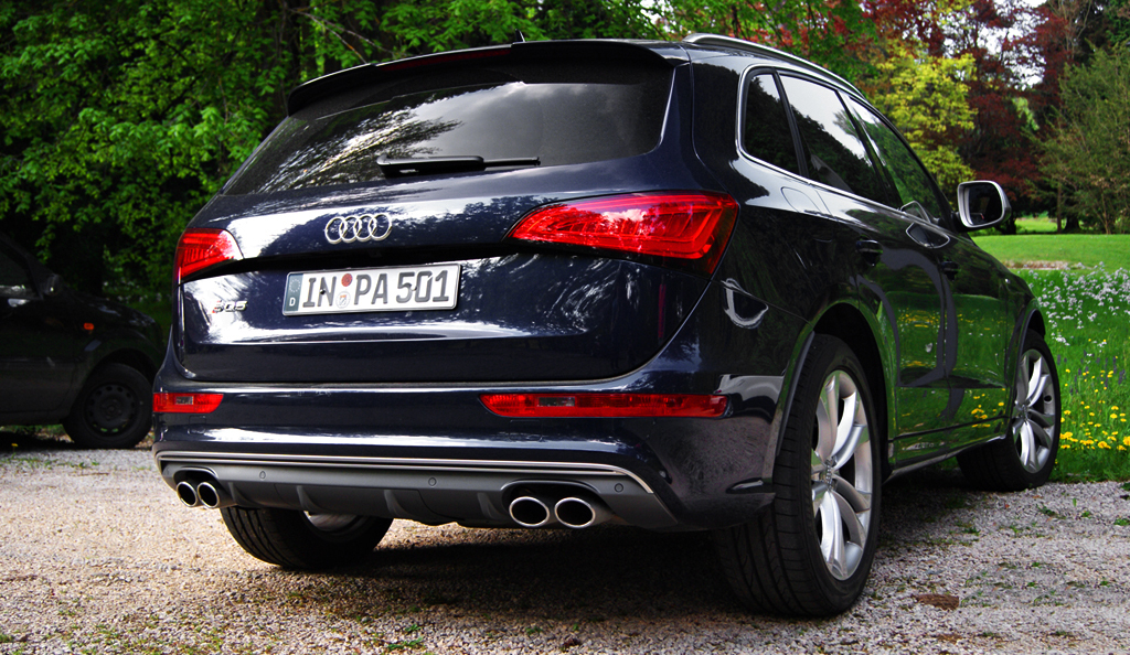 528209AUDISQ5461.jpg