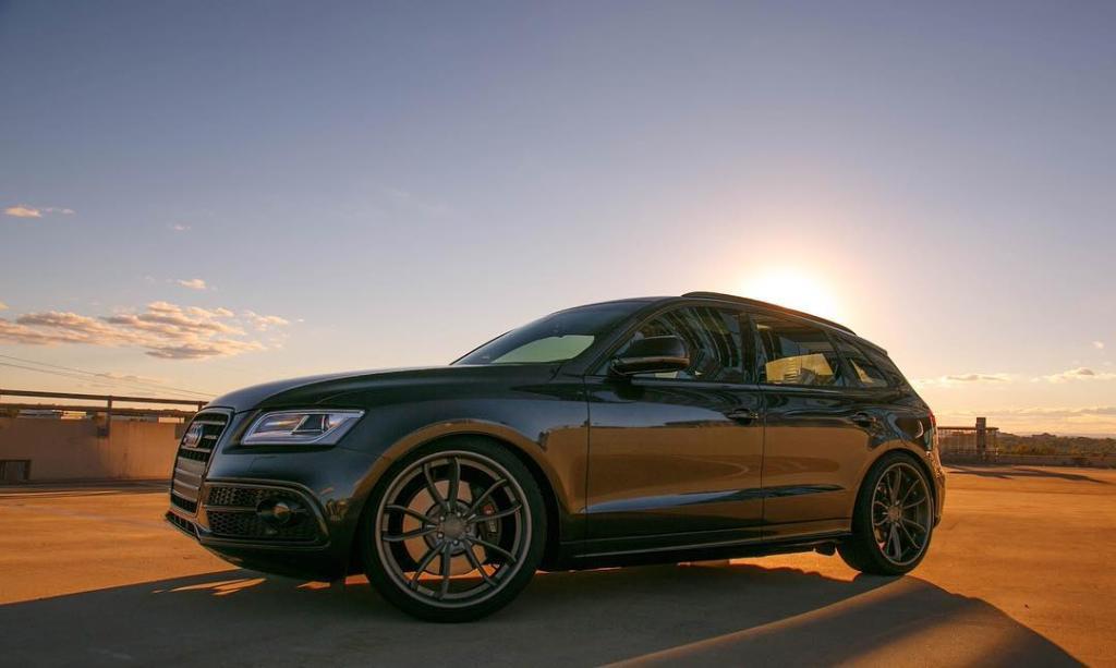 529156AUDISQ52191.jpg