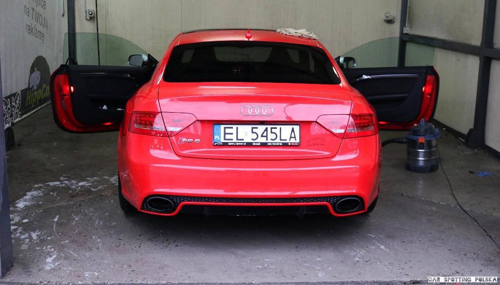 529964AUDIRS53127.jpg