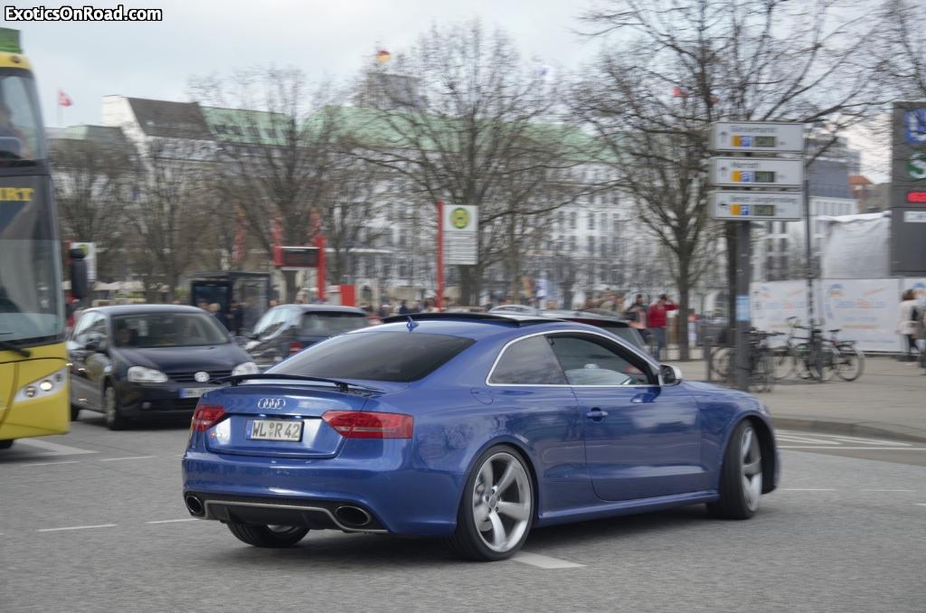 530373AUDIRS53219.jpg