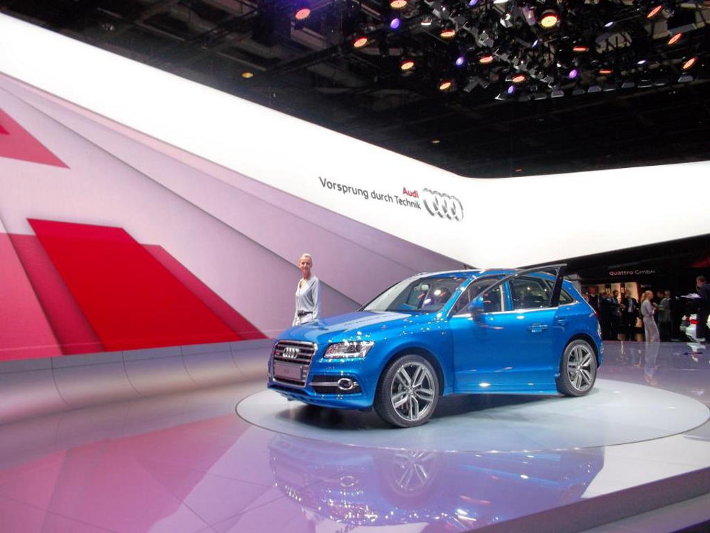 531139AUDISQ5016.jpg
