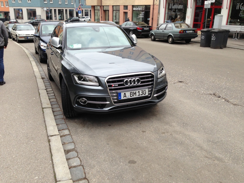 531550AUDISQ5522.jpg