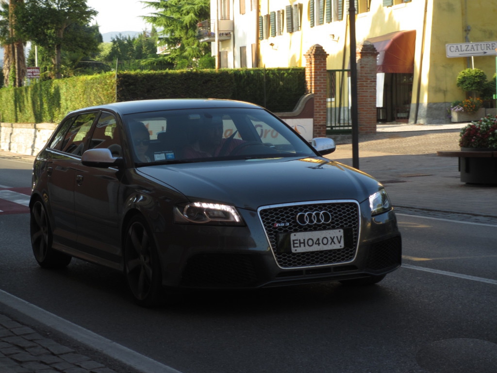 533061952RS3.jpg