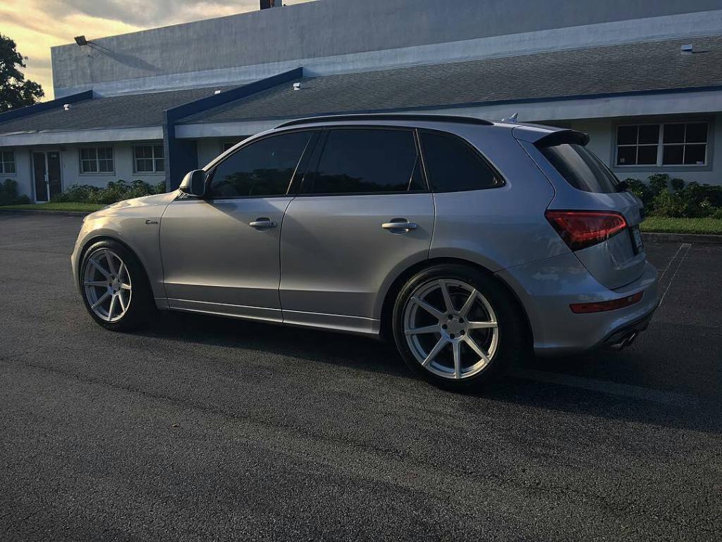 533063AUDISQ52083.jpg