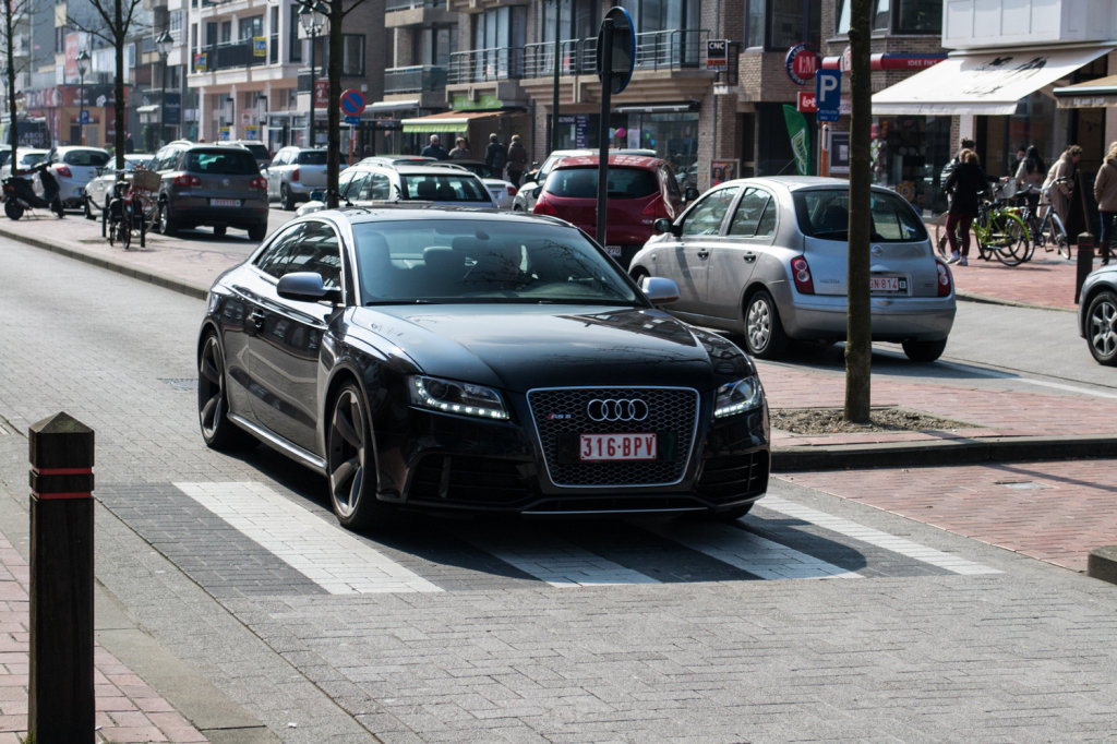 533794AUDIRS5817.jpg