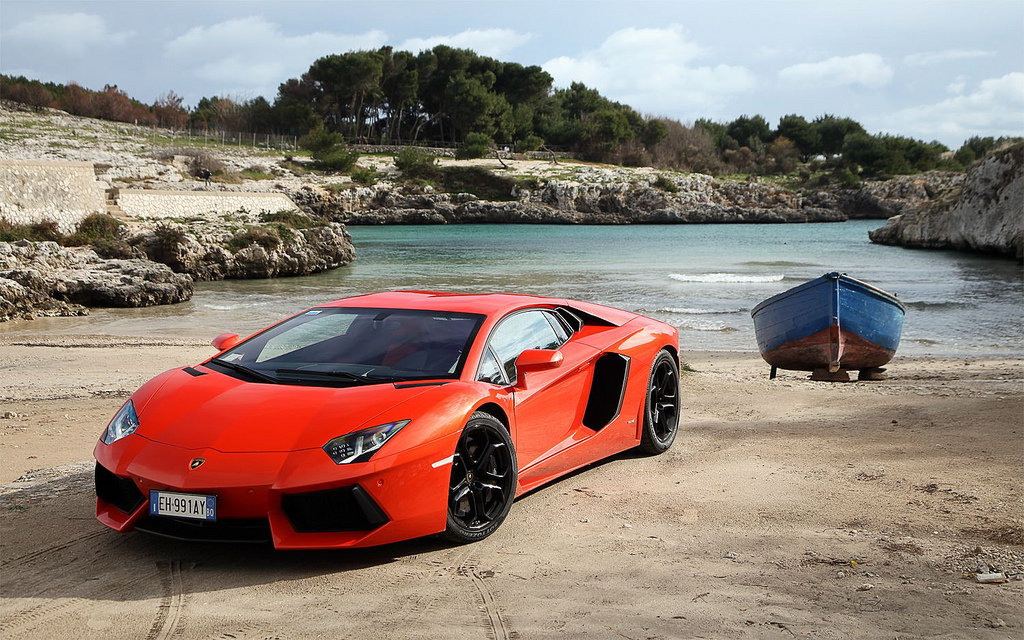 535792603LAMBORGHINIAVENTADORESQUIROU.jpg