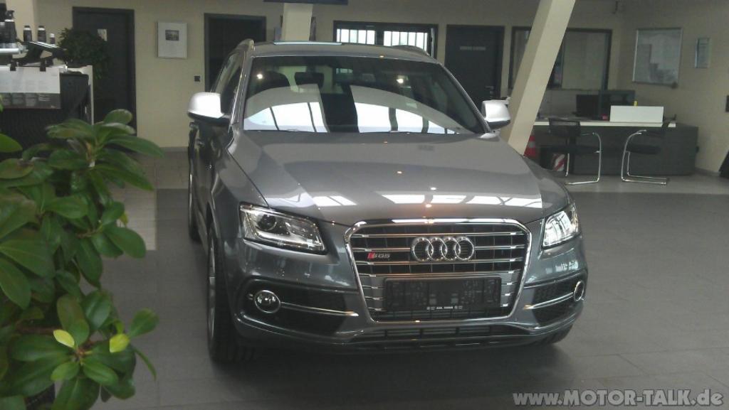 536021AUDISQ5155.jpg
