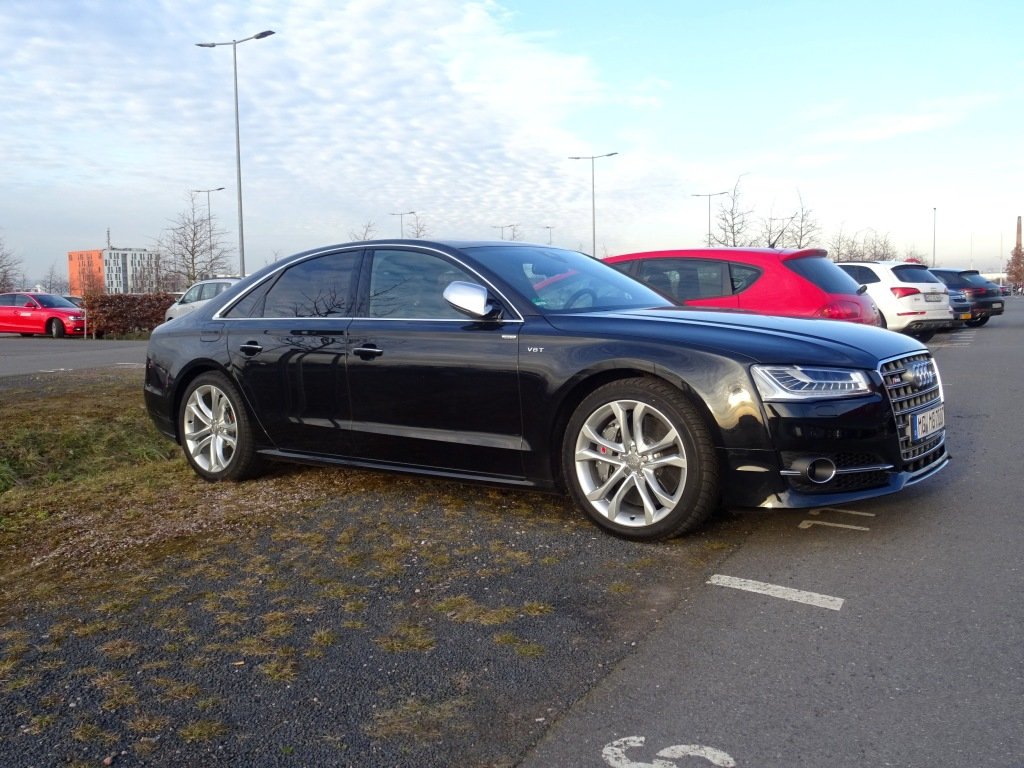 537195S8D41383.jpg