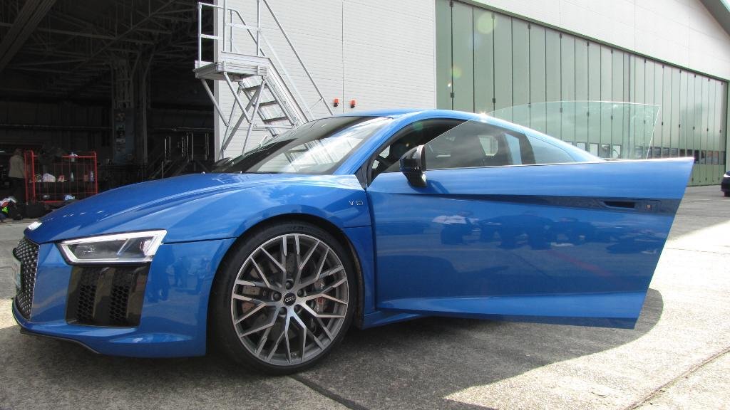 537317AUDIBA118108.jpg