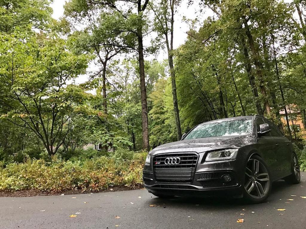 537411AUDISQ52186.jpg