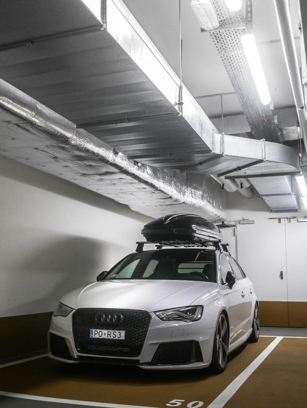 540251RS38V2087.jpg