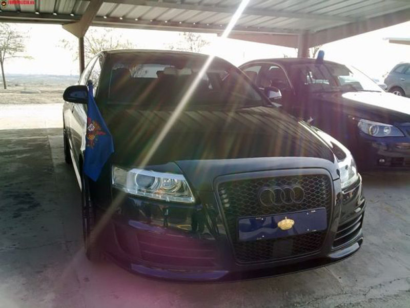 540979RS6ESQUIROU102.jpg