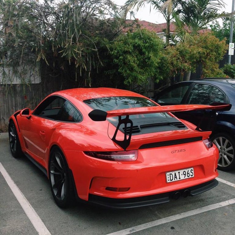 5409930110PORSCHE991GT3RS.jpg