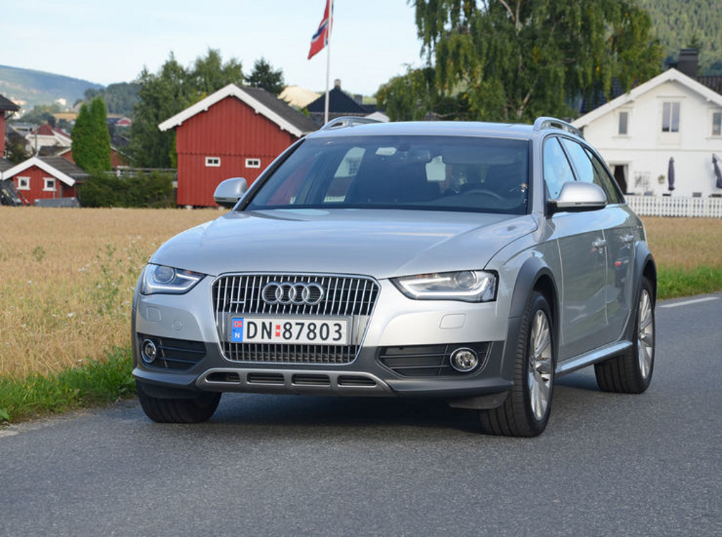 544107831AUDIA4ALLROAD.jpg