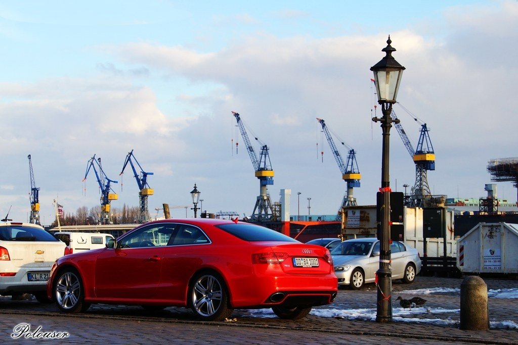 547481AUDIRS5845.jpg