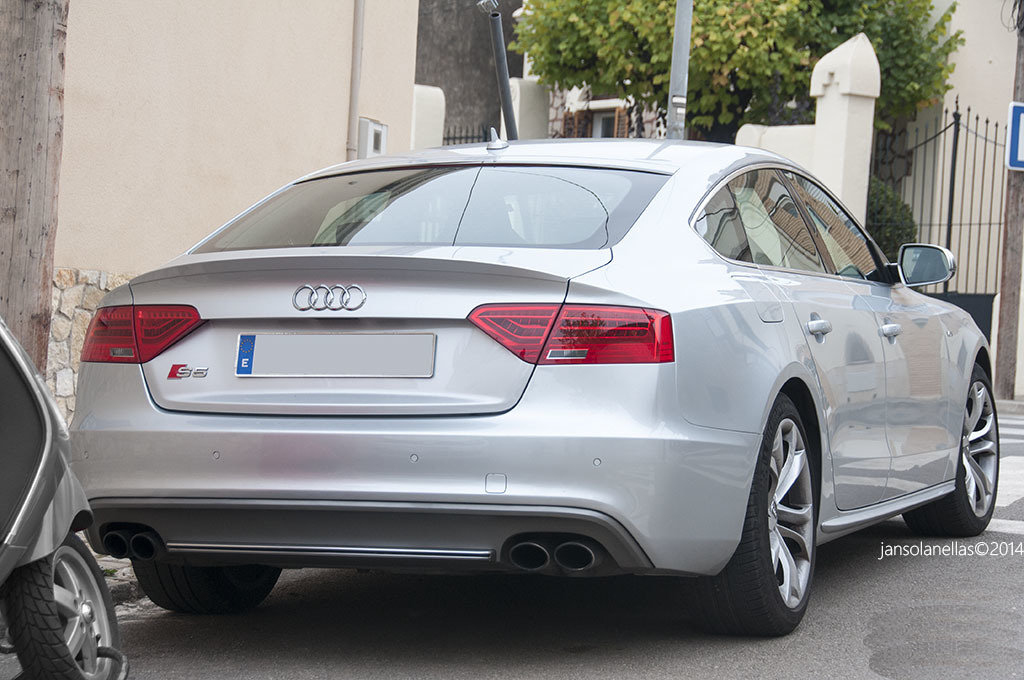 547677504S5SPORTBACK.jpg