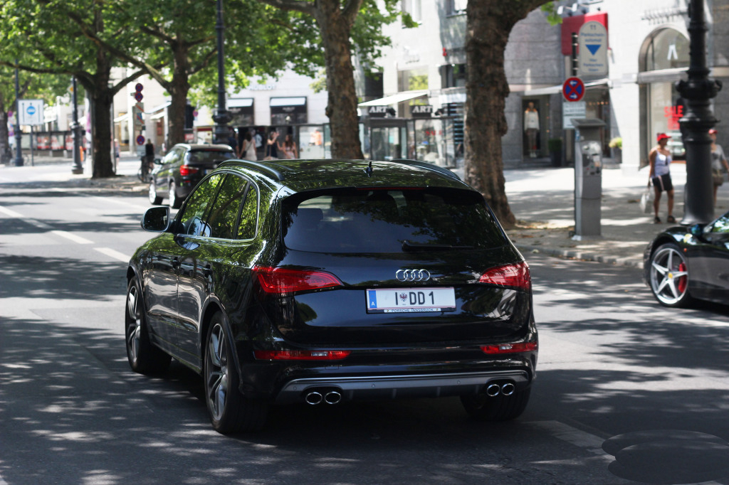 548582AUDISQ5734.jpg