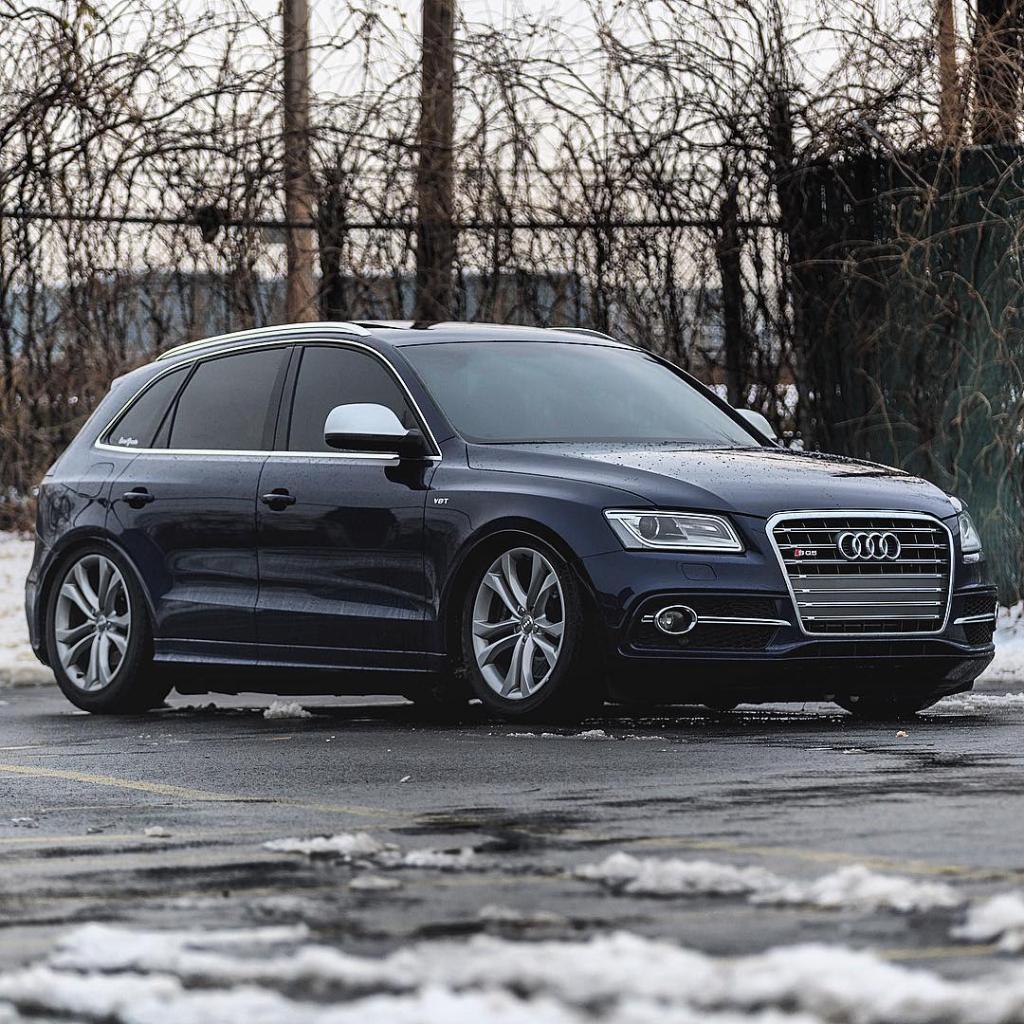 550103AUDISQ52230.jpg