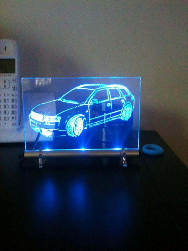 550645dcoledvoiture002.jpg