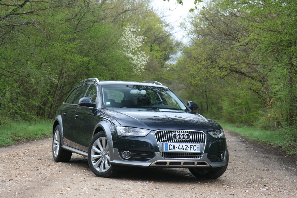 551018374AUDIA4ALLROAD.jpg