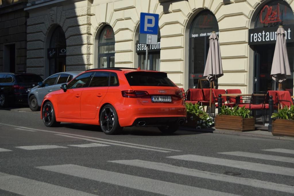 551822RS38V1892.jpg