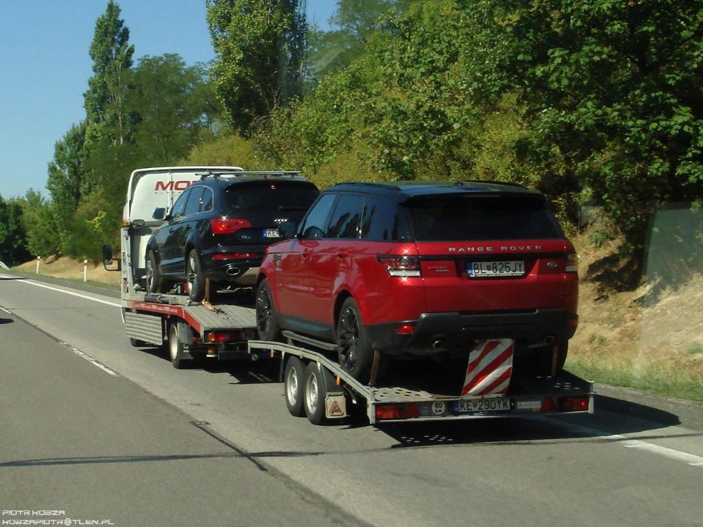 5518262209AUDIQ7V12.jpg