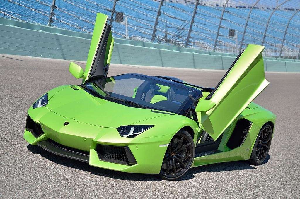 554719688LAMBORGHINIAVENTADOR.jpg