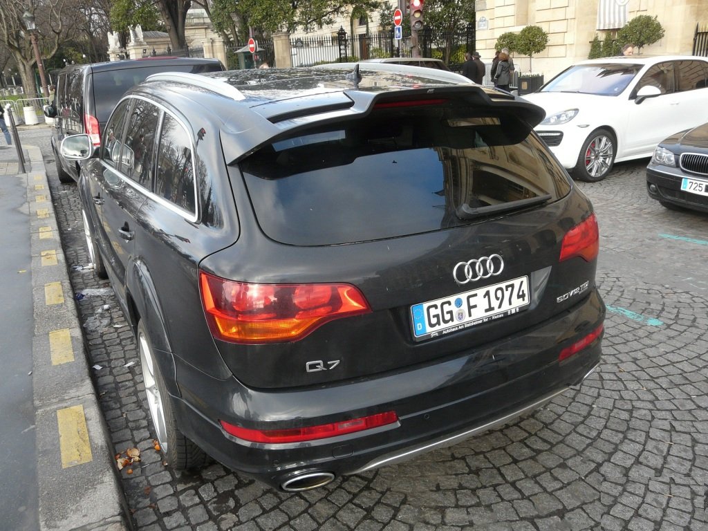 557642585Q7V12.jpg