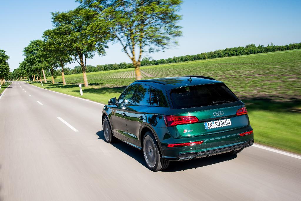 558072AUDISQ5B90108.jpg