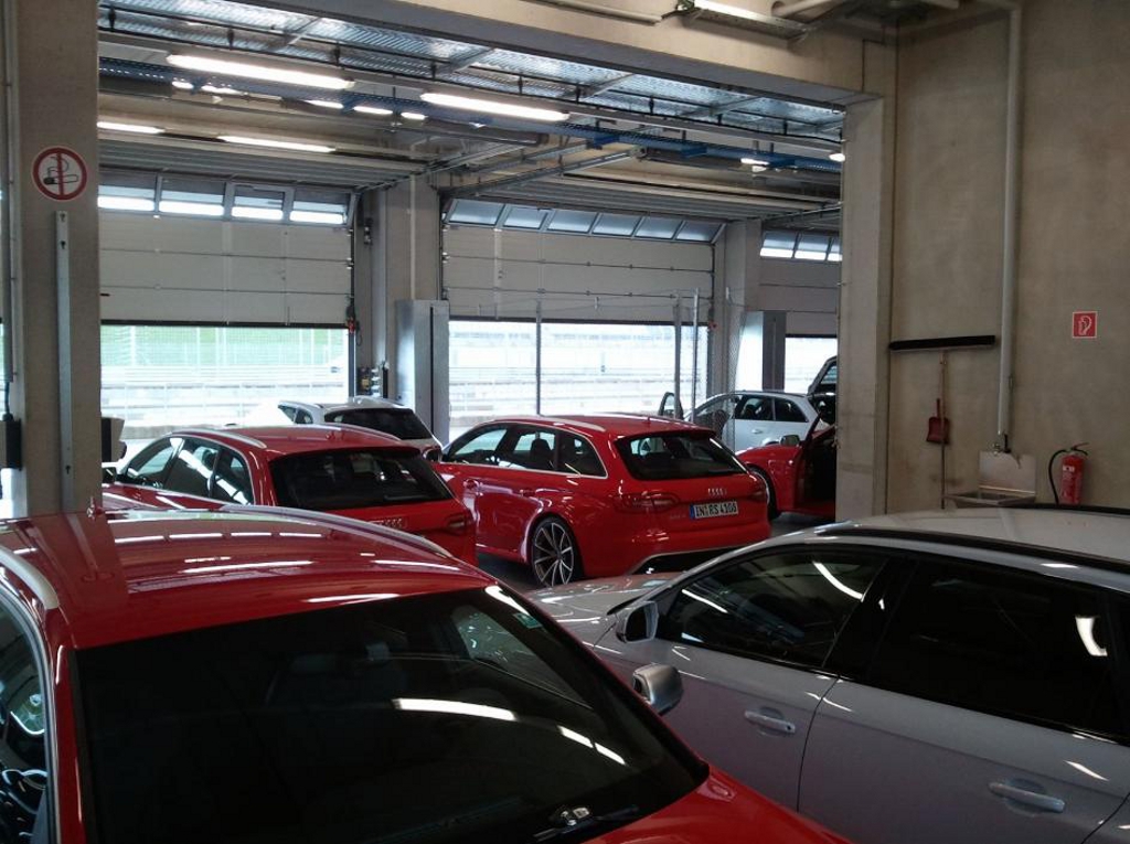559665RS4B8ESQUIROU049.jpg