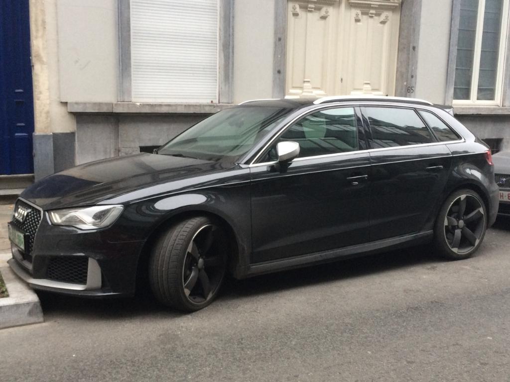 560561RS38V1852.jpg