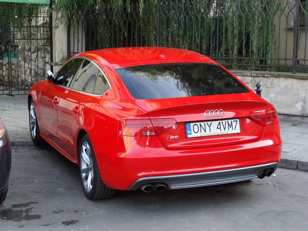 560851137S5SPORTBACK.jpg