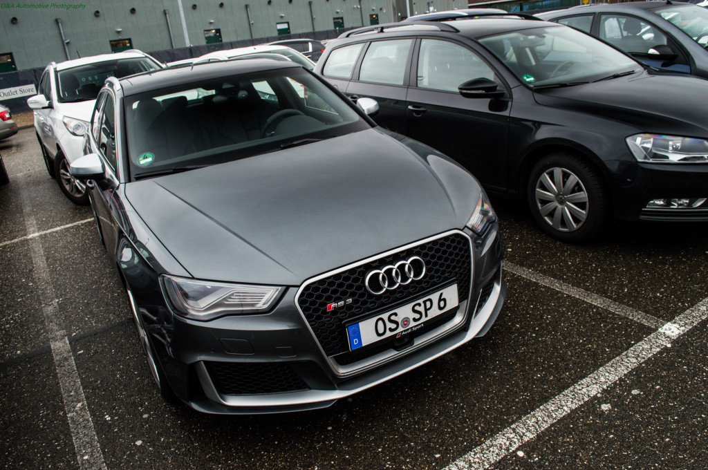 561778RS38V0999.jpg