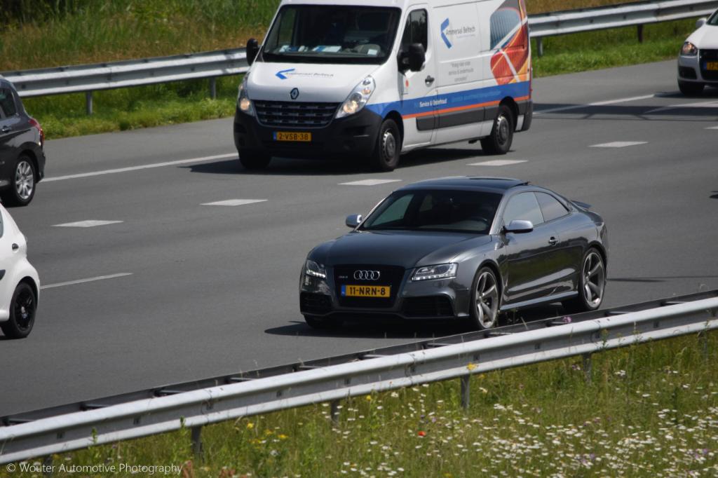 562038AUDIRS52673.jpg
