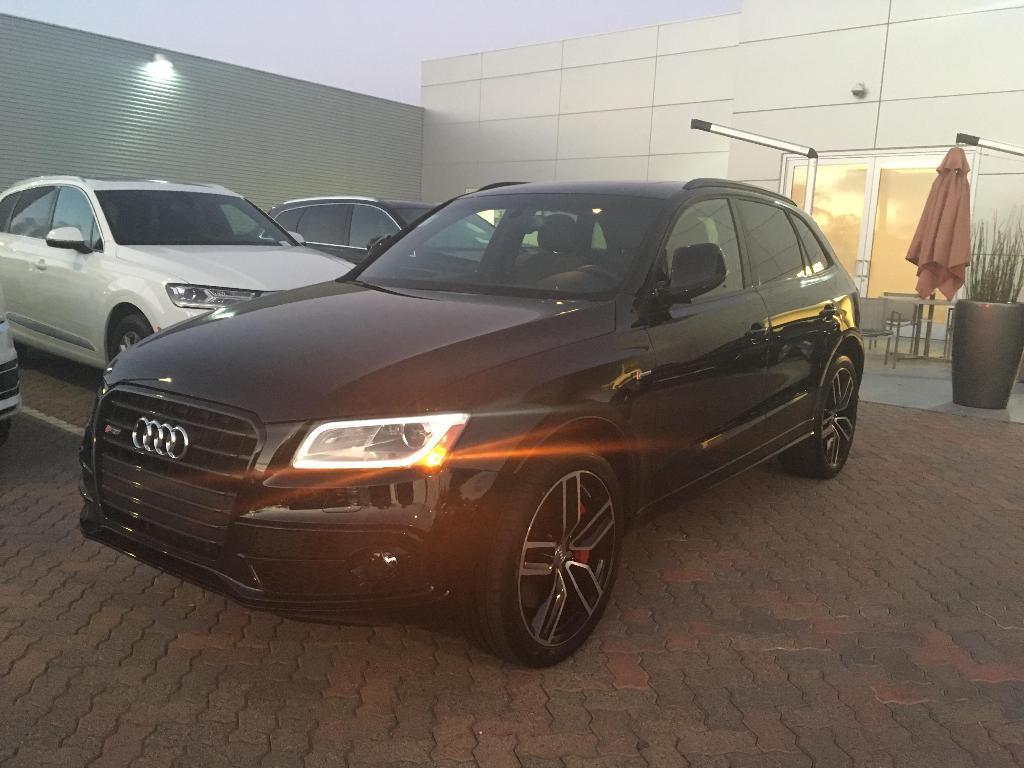 562540AUDISQ52303.jpg