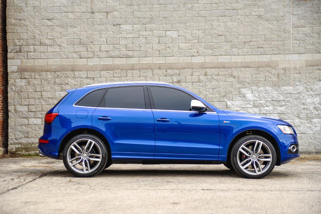 563142AUDISQ51454.jpg