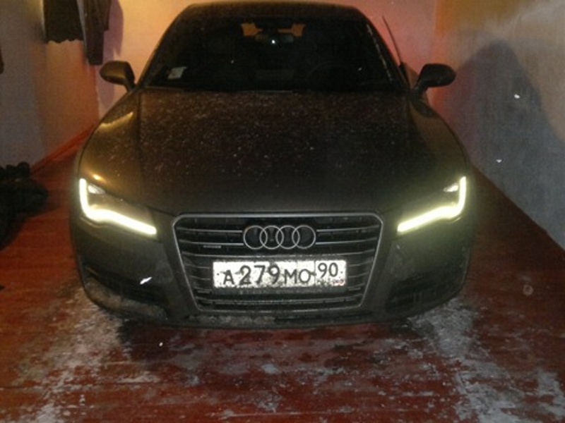 564164064AUDIA7ESQUIROU.jpg
