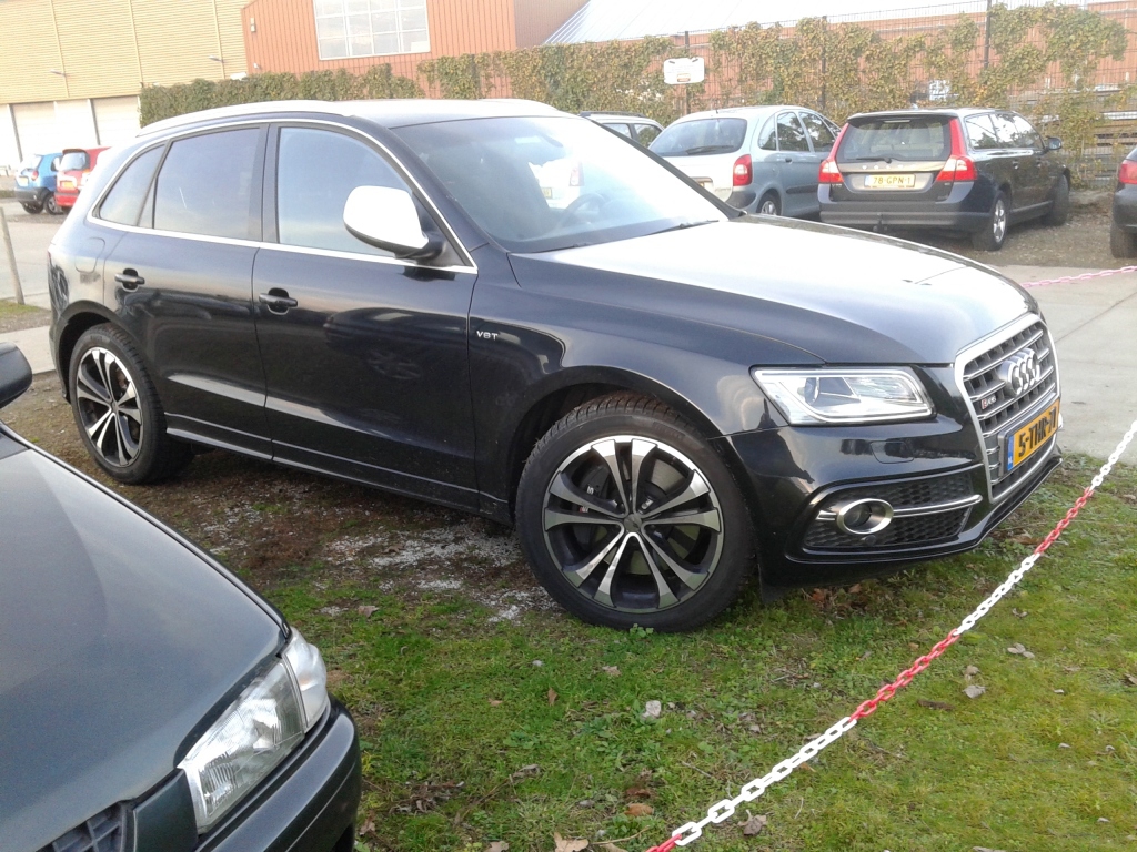564210AUDISQ51478.jpg