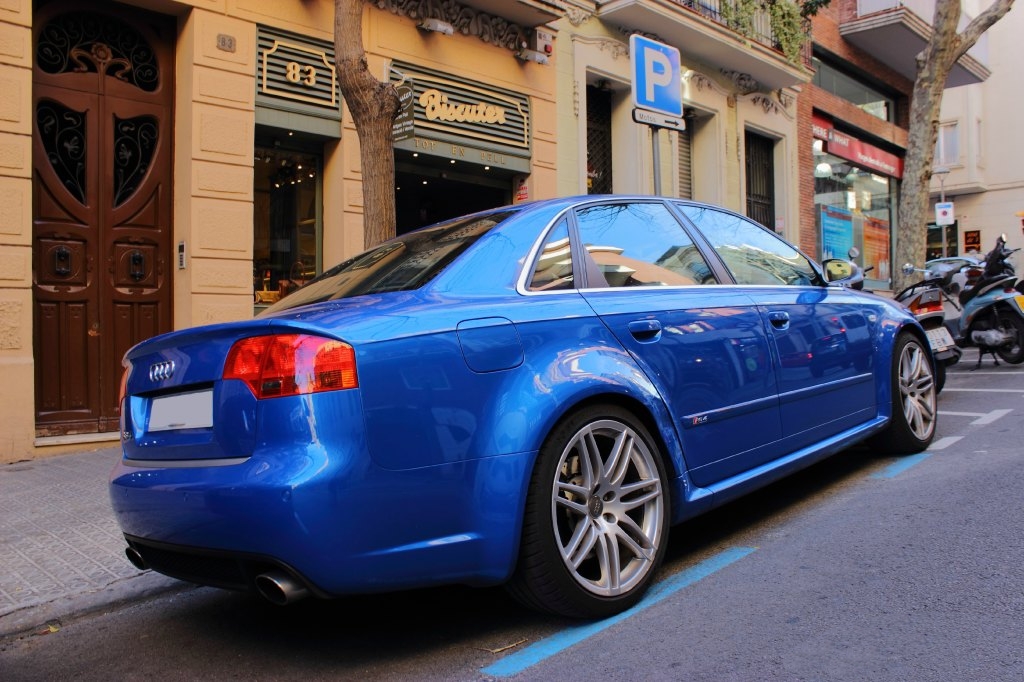 564653AUDIRS41816.jpg